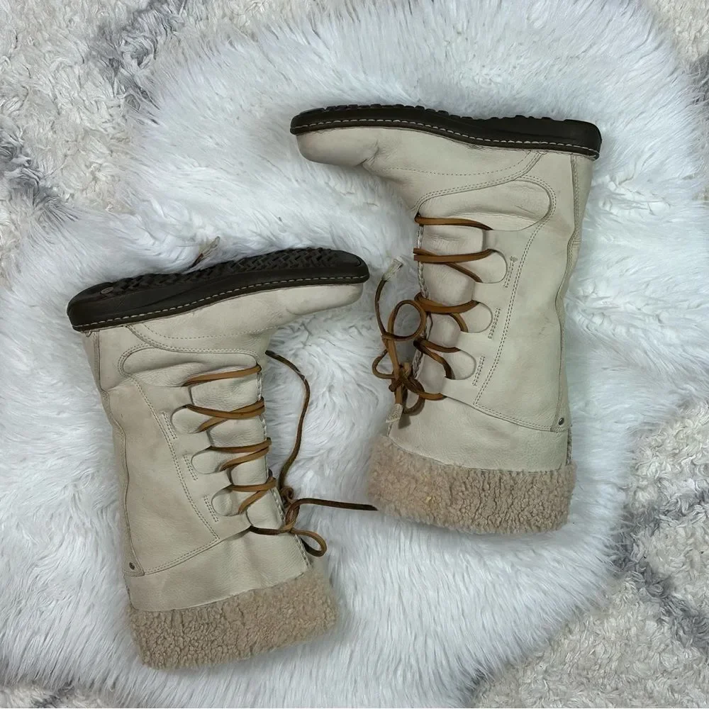 UGG Women's Tan Shearling Lace-Up leather Boots